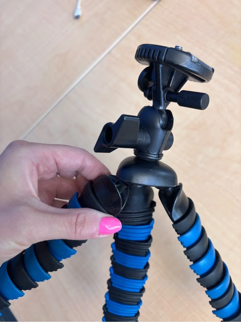 UltimaxX Flexible Mini Tripod – Adjustable Camera & Phone Stand